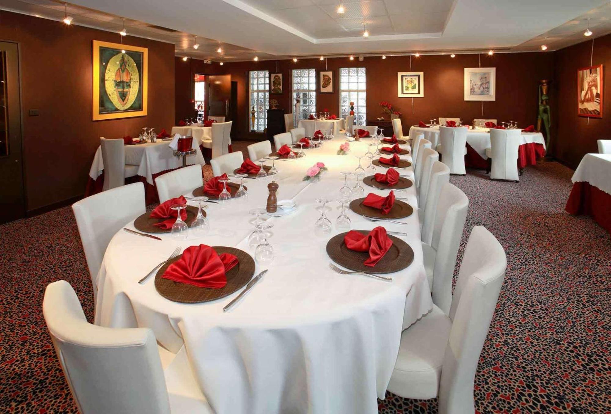 Ibis Styles Segre Hotell Restaurang bild