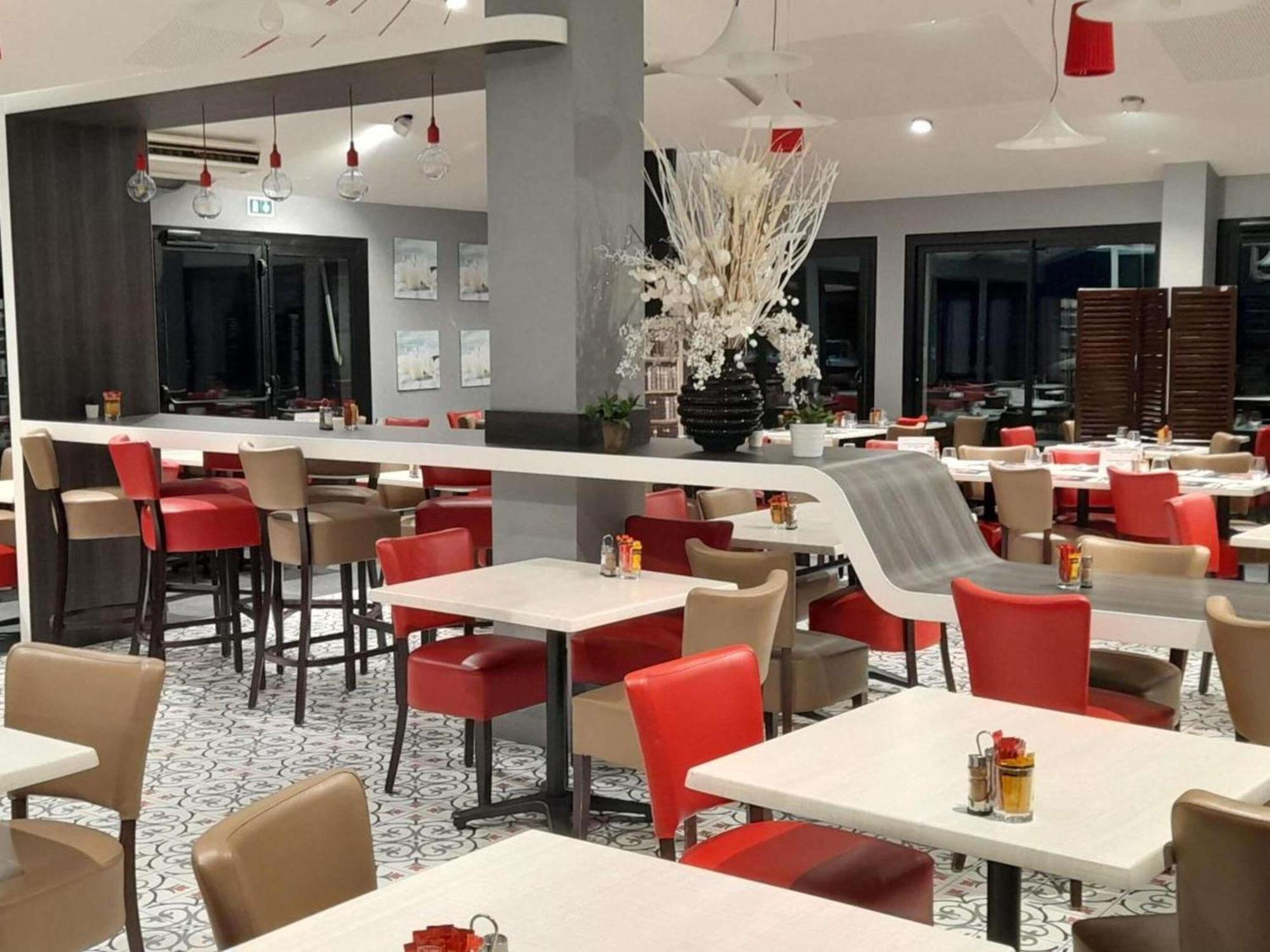 Ibis Styles Segre Hotell Exteriör bild