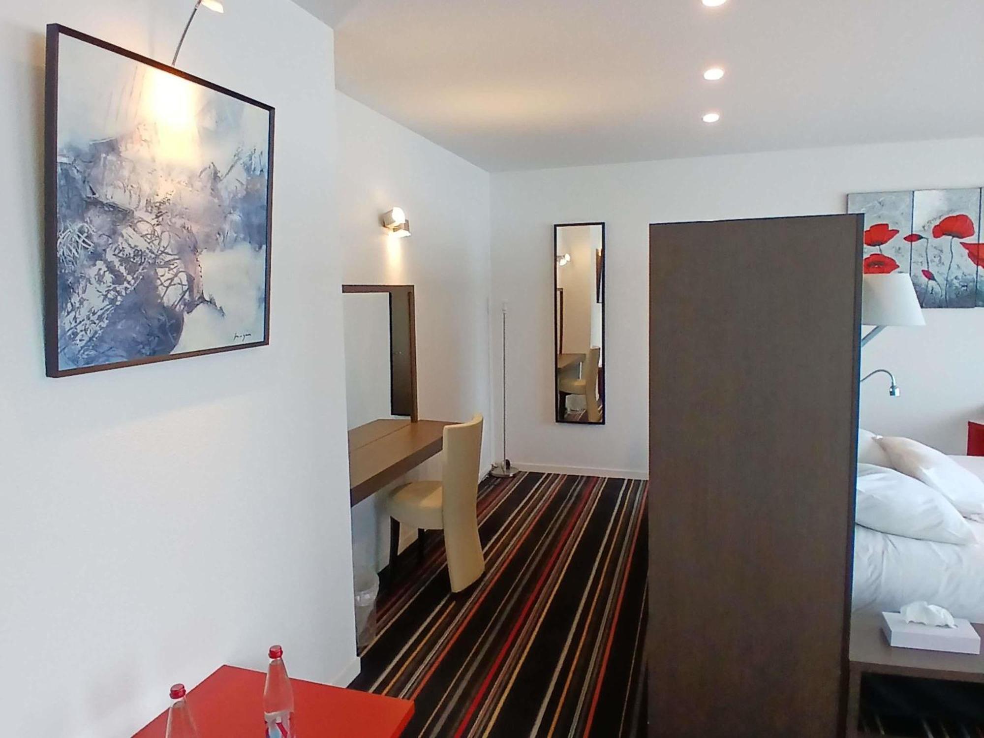 Ibis Styles Segre Hotell Exteriör bild